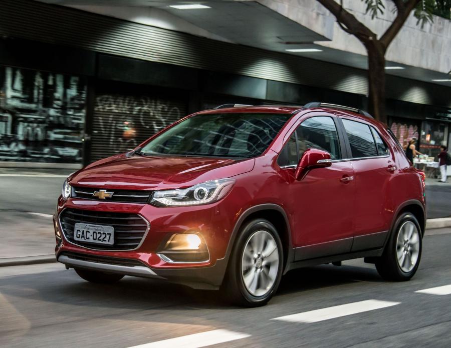  Chevrolet Tracker Premier 2017 года  (фото 1 из 10)
